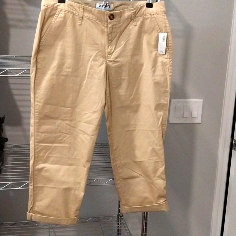 Old navy tan cotton khaki capris NWT